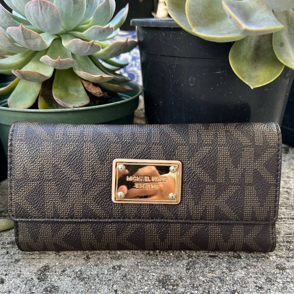 Michael Kors long wallet